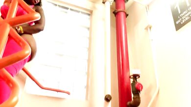 HUGE ASS EBONY MS LONDON SMASHED HARD BY MASSIVE BBC ON HOTEL STAIRS