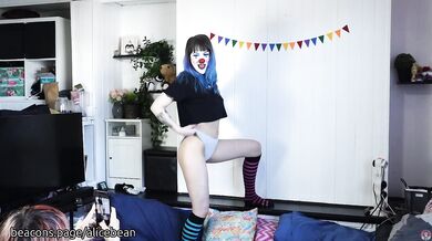 Clowngirl Pantsed BTS- Behind the scenes from a little photoset I did!