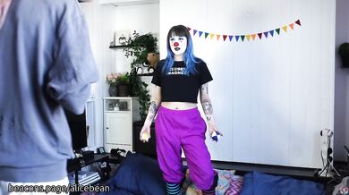 Clowngirl Pantsed BTS- Behind the scenes from a little photoset I did!