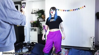 Clowngirl Pantsed BTS- Behind the scenes from a little photoset I did!