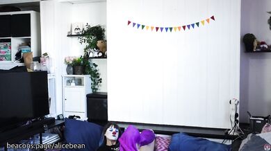 Clowngirl Pantsed BTS- Behind the scenes from a little photoset I did!