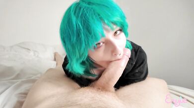 Looks Like Sweetheart But She Sucks Like Crazy!