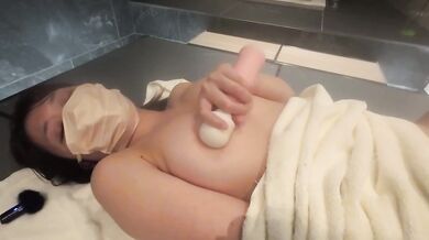 [Active nurse] Excited by being photographed at close range of serious masturbation Japanese / Electric massage machine / Amateur