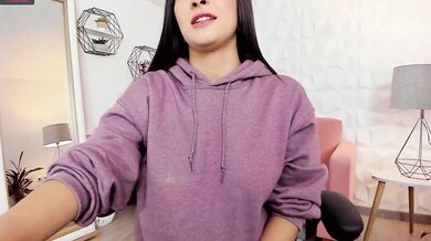 Squirt Fountain from Bushy Hole – BBW Saray Cums Easy for Pleasure