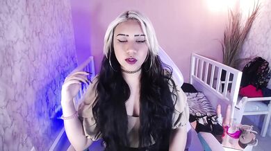 BBW Colombian Girl Foot Fetish with Big Ass Tease