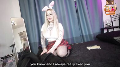 Peach Bitch Begs For Rough Blowjob And Deepthroat