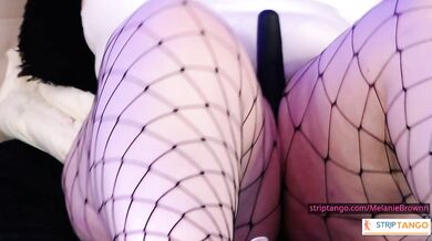 melaniebrownn teases with wet hands and firm legs