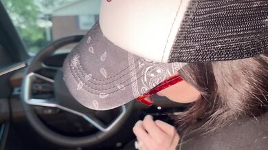 Public handjob in car