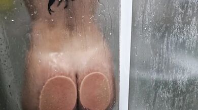Mi sister-in-law catches me masturbating while showering when her boyfriend left for work and we end up fucking hard in the bathroom - REAL HOMEMADE PORN