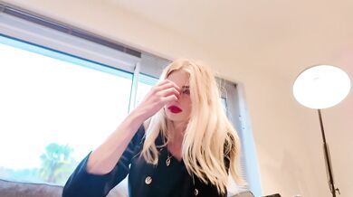 Zara Deeley - Heels and Squirting