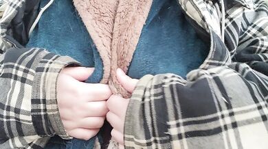 Naughty Milf Flashing BIG TITS OUTSIDE ... I hope the neighbors didn't see me...