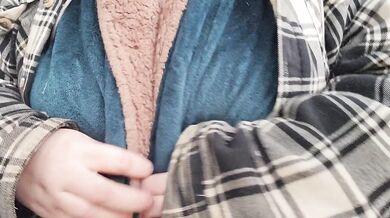 Naughty Milf Flashing BIG TITS OUTSIDE ... I hope the neighbors didn't see me...
