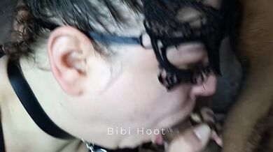 Oral sex at lunchtime, I took a break to suck a black cock and drink his cum. He spits in my mouth...