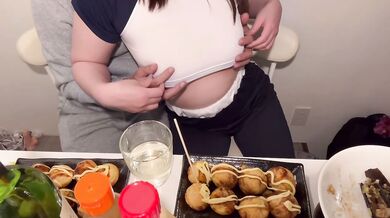 ランチルーティーン　オナニー中に乳首を責められてイっちゃった