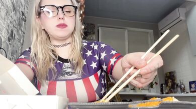 FEED THAT CHUBBY SCHOOLGIRL TO GAIN SOME MORE WEIGHT