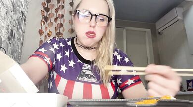FEED THAT CHUBBY SCHOOLGIRL TO GAIN SOME MORE WEIGHT