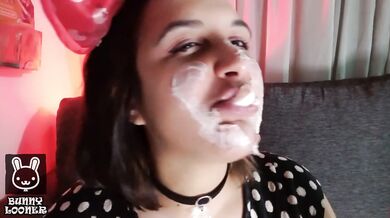 Girl in Minnie outfit makes a messy bubblegum facial - Bunny Looner
