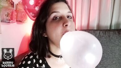 Girl in Minnie outfit makes a messy bubblegum facial - Bunny Looner