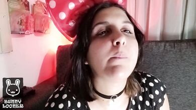 Girl in Minnie outfit makes a messy bubblegum facial - Bunny Looner