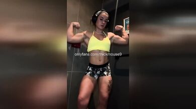 Black Cock Stretches 18yo Virgin!