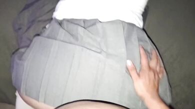 COLEGIALA CALLADITA Y EMPINADITA PORQUE SUS PAPAS ESTAN EN LA OTRA HABITACIÓN