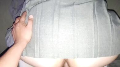 COLEGIALA CALLADITA Y EMPINADITA PORQUE SUS PAPAS ESTAN EN LA OTRA HABITACIÓN