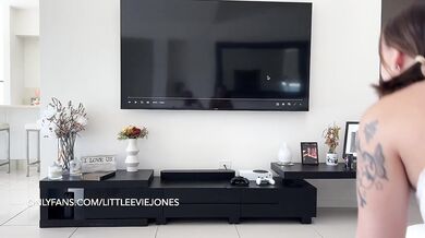 PRIMAL INSTINCTS FUCKS AUSSIE EVIE JONES BRAINS OUT & COVERS IN CUM