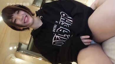 blowjob アナルまで舐め散らかすアイドル級に可愛い童顔美女のフェラチオ。