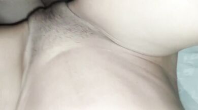 Dedos en la vagina,semen en las nalgas de morena latina culona
