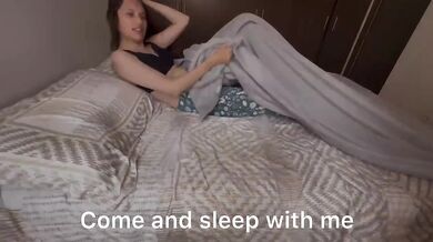 xMy pussy is hot and I need a hand to relieve my heat