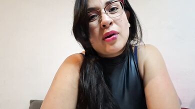 ASMR ROLEPLAY Tu Compañera de Clase TE COQUETEA