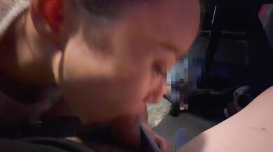 淫乱ドM妻をカ〇オケで中出しセックス　ラストはバックで中出し