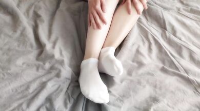 Hot Sockjob in White Ankle Socks