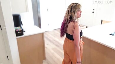 Fucking My Real Estate Agent Until She Cums
