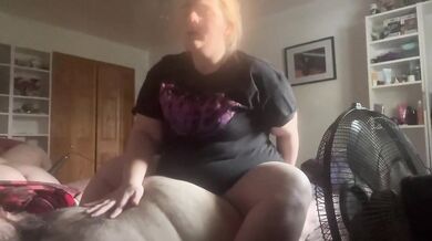 Sexy MILF rides gamer and plays with BBW