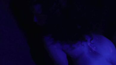 Movimientos en luces neón