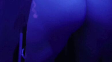 Movimientos en luces neón