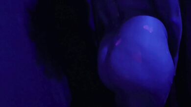 Movimientos en luces neón