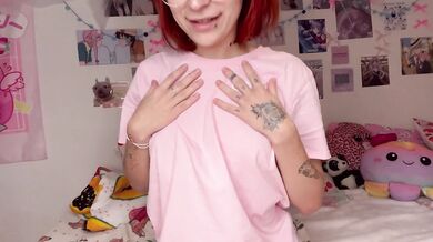 4K PUSSY SPREDING APM GAPING DEEP INSIDE MY WET HOLE