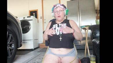 Big ass Latina wants to be tied up