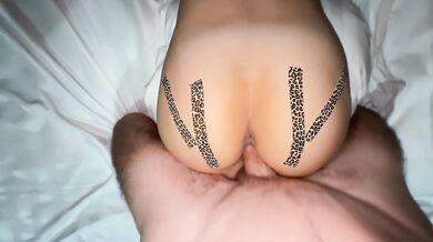 I creampied my friend's slender mom while he was at school.