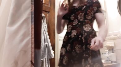 Cute Slutty Trans Woman Shower, shows her pussy and vibe