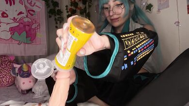 ANAL CREAMPIE WITH DILDO COSPLAY HATSUNE MIKU