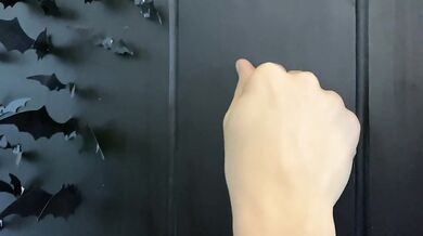 ¡MADRASTRA LATINA ME DEJA COMPARTIR SU CAMA! - PORNO EN ESPAÑOL
