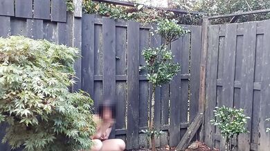野外全裸露出してドキドキ　そのままフェラしてご褒美も貰った後おもちゃでオ〇ニーしちゃいました(⋈◍＞◡＜◍)。