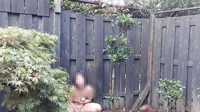 野外全裸露出してドキドキ　そのままフェラしてご褒美も貰った後おもちゃでオ〇ニーしちゃいました(⋈◍＞◡＜◍)。