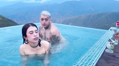 Le hago una MAMADA PROFUNDA al aire libre en el jacuzzi! - KATTY BLAKE