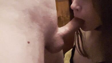 Сосу большой член друга
