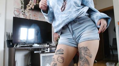 TEASING IN JEANS SHORT FOR STEP-BROTHER