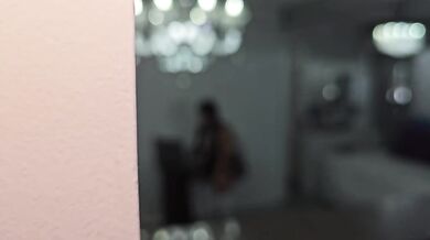 Sorprendo a estudiante masturbandose y termino follandomela